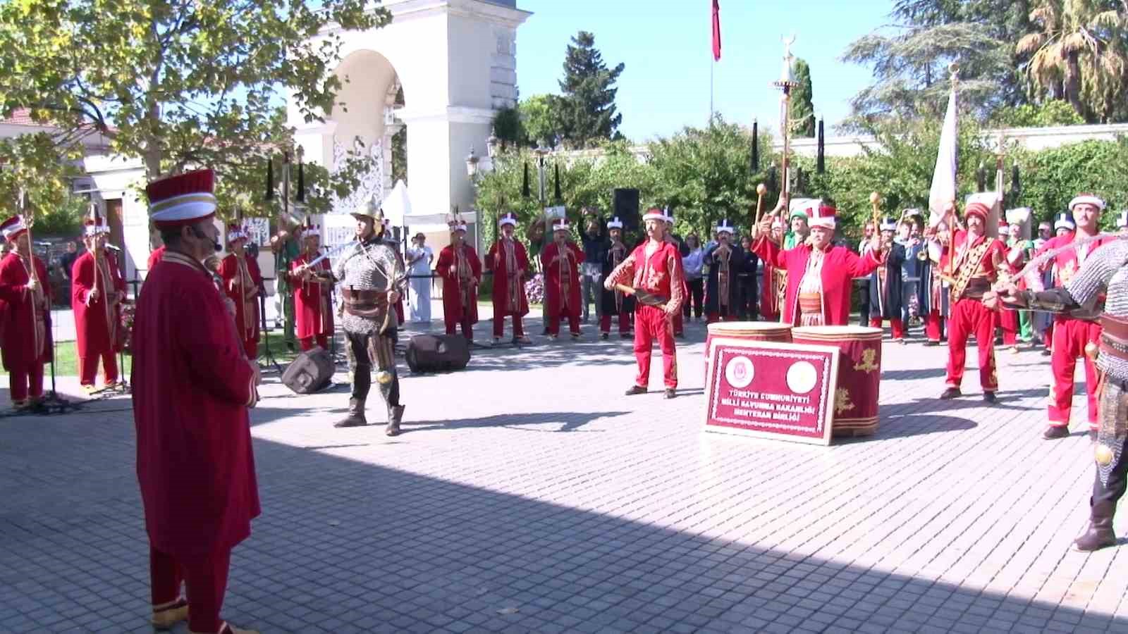 Mehteran Birliği 2024 yılının son gösterisini Yıldız Sarayı’nda gerçekleştirdi