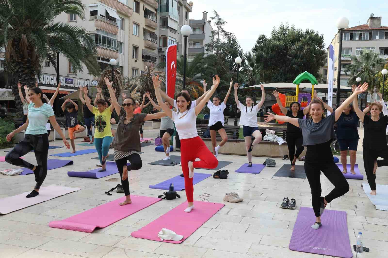 Mudanya’da pazar sabahı yoga ile başladı