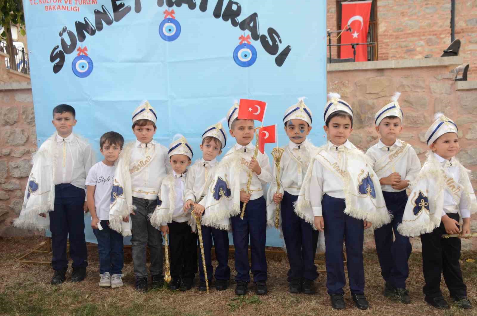 Osman Gazi’nin sünnet olduğu yerde 756 yıl sonra 25 çocuğa sünnet şöleni yapıldı