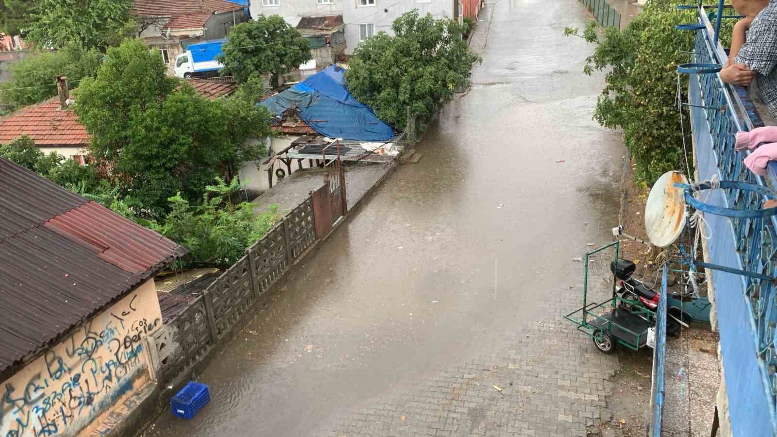 Sağanak bastırdı, Derince sular altında kaldı