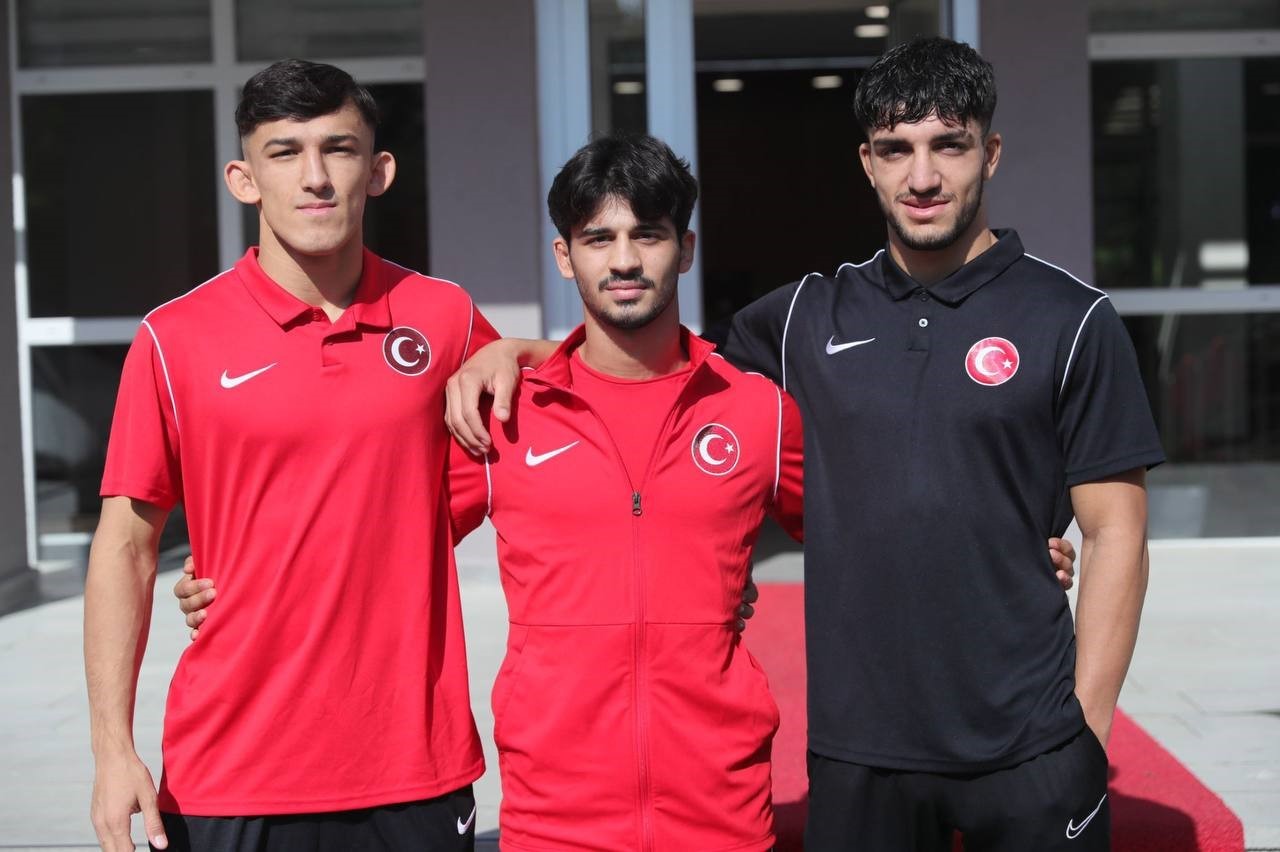 Sakaryalı güreş sporcuları İspanya’da bayrağımızı dalgalandıracak