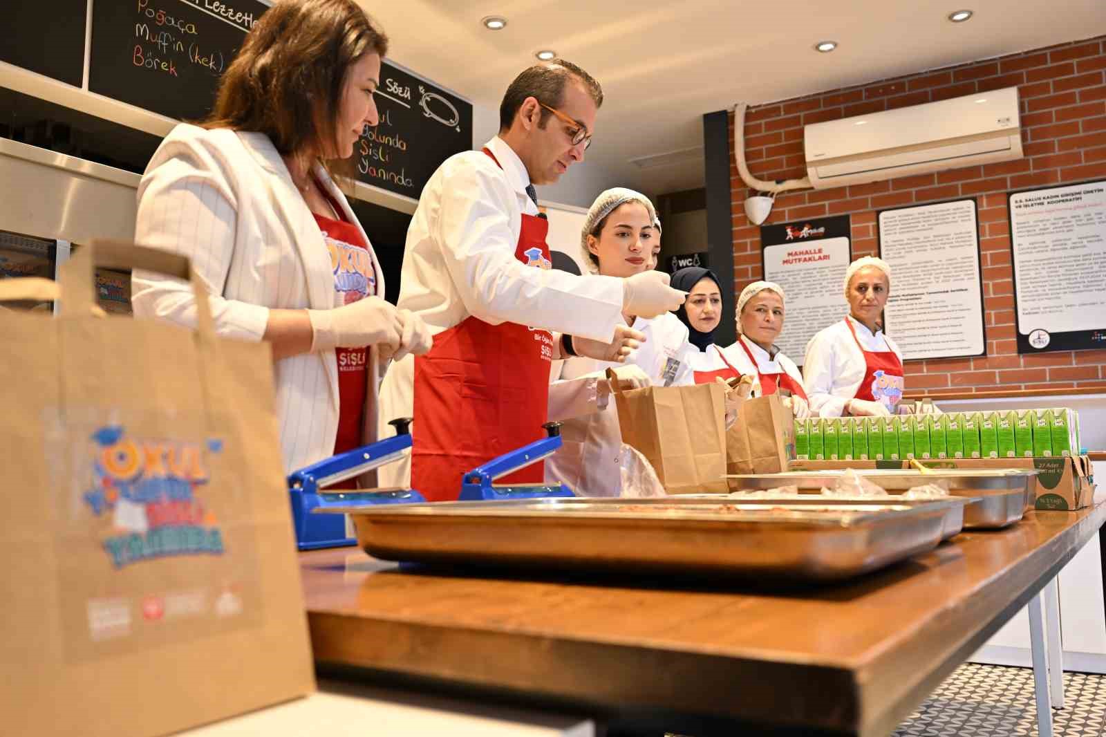 Şişli’de “Bir Öğün Bizden” projesi: Her gün bin 500 öğrenciye gıda paketi