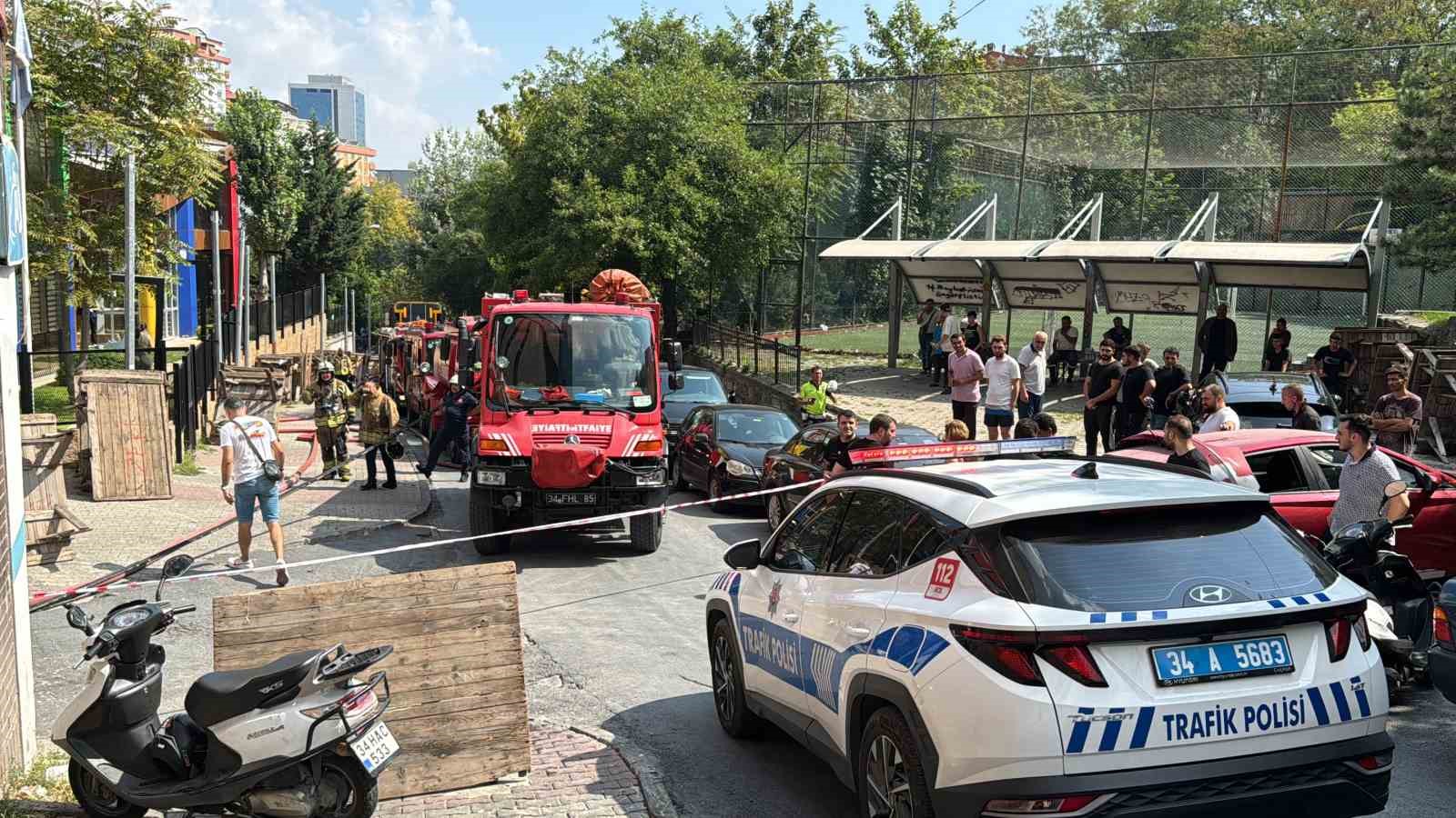 Şişli’de bir plazada yangın paniği