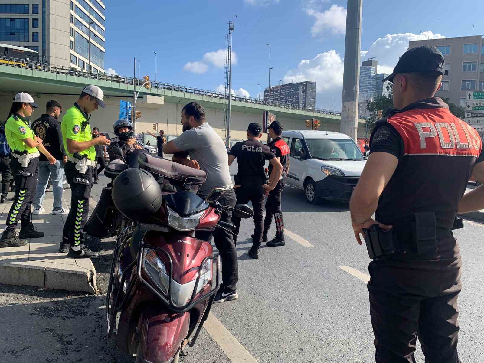 Şişli’de okul önü ve çevresinde polis denetimi