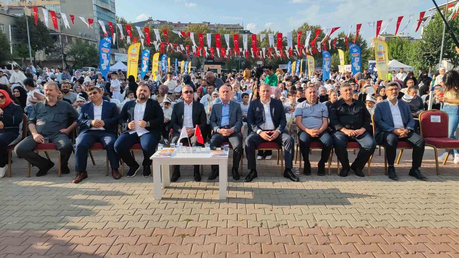 Sultangazi Belediyesi’nin düzenlediği 3. toplu sünnet şöleninde bin 200 çocuk sünnet oldu