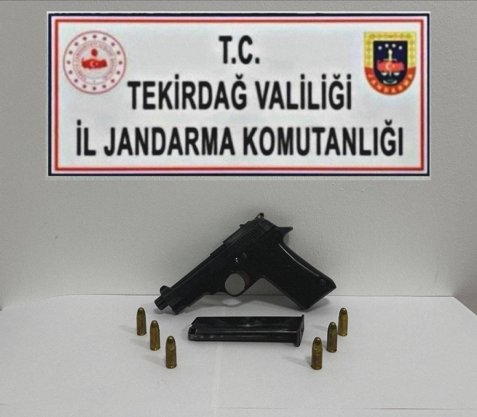 Tekirdağ’da Jandarma operasyonları: Uyuşturucu ve silah ele geçirildi