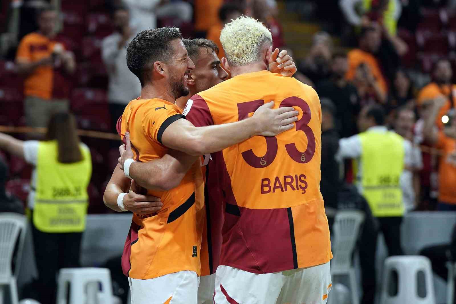 Trendyol Süper Lig: Galatasaray: 2 - Gaziantep FK: 0 (İlk yarı)