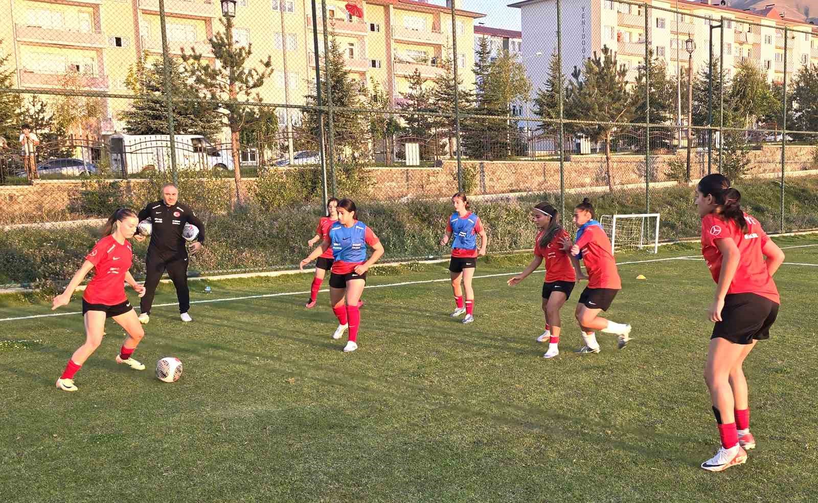 U19 Kadın Milli Takımı’nın Erzurum kampı başladı