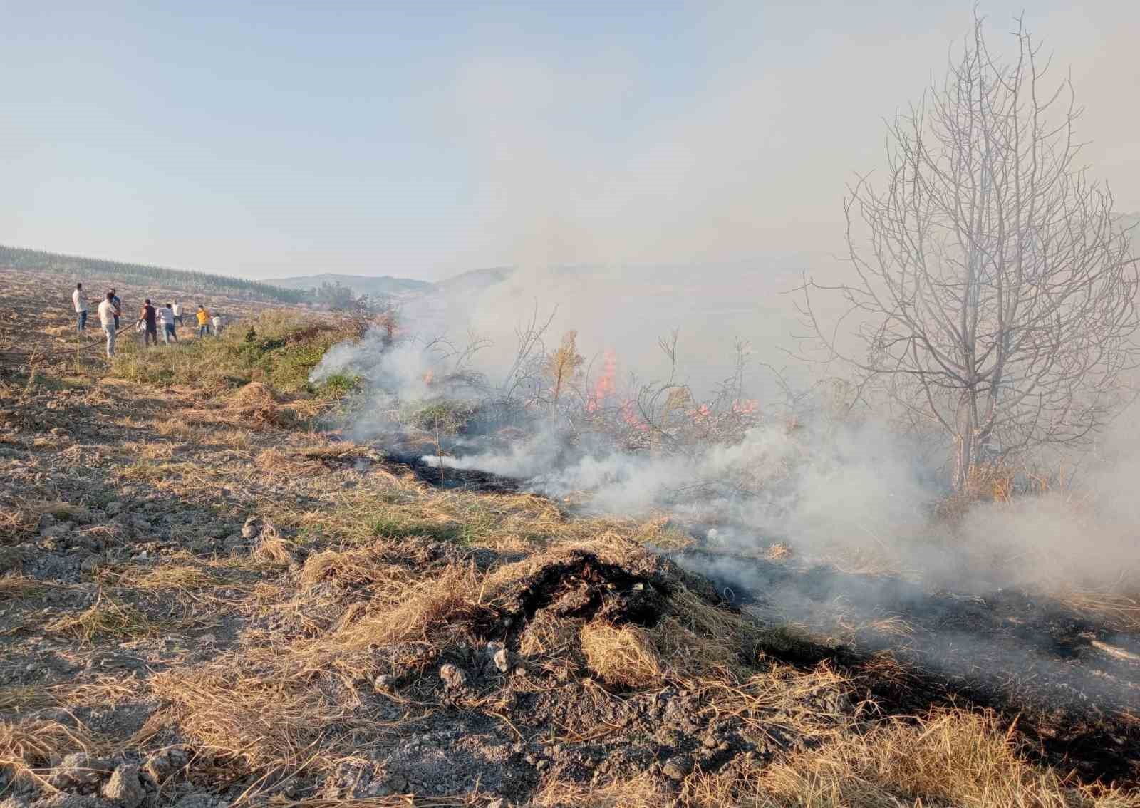 Yenişehir’de ormanlık alanda çıkan yangına havadan ve karadan müdahale edildi