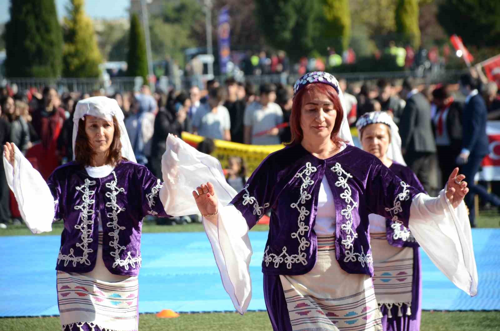 Anadolu Kadınları’nın gösterisi 29 Ekim’e damga vurdu