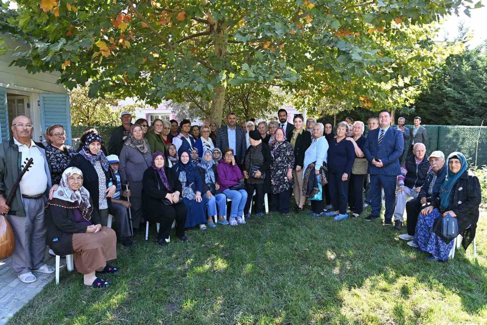 Başkan Volkan Nallar, çocukları ve yaşlıları yalnız bırakmadı