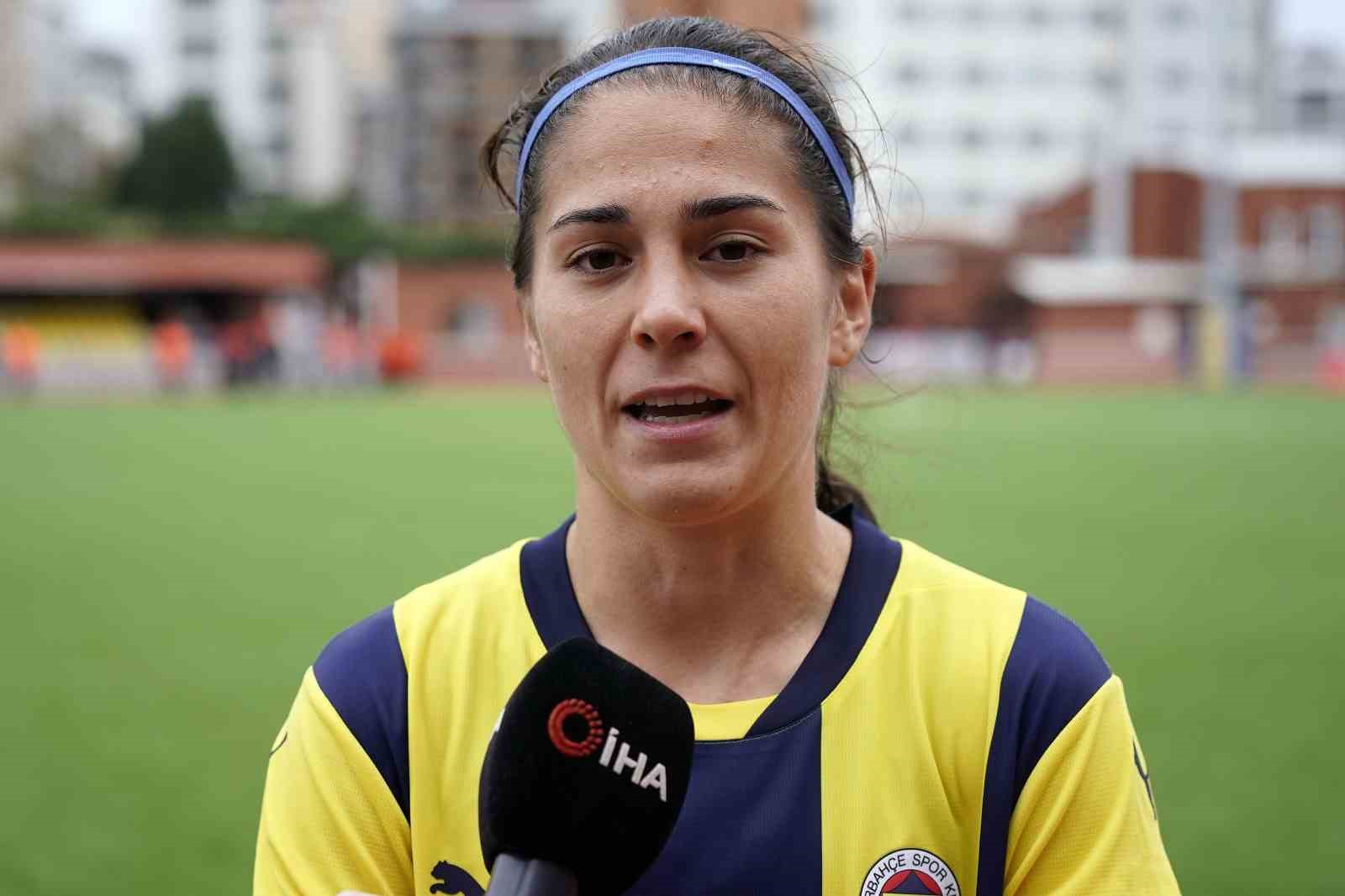 Busem Şeker: "Fenerbahçelilerin bayramı kutlu olsun"