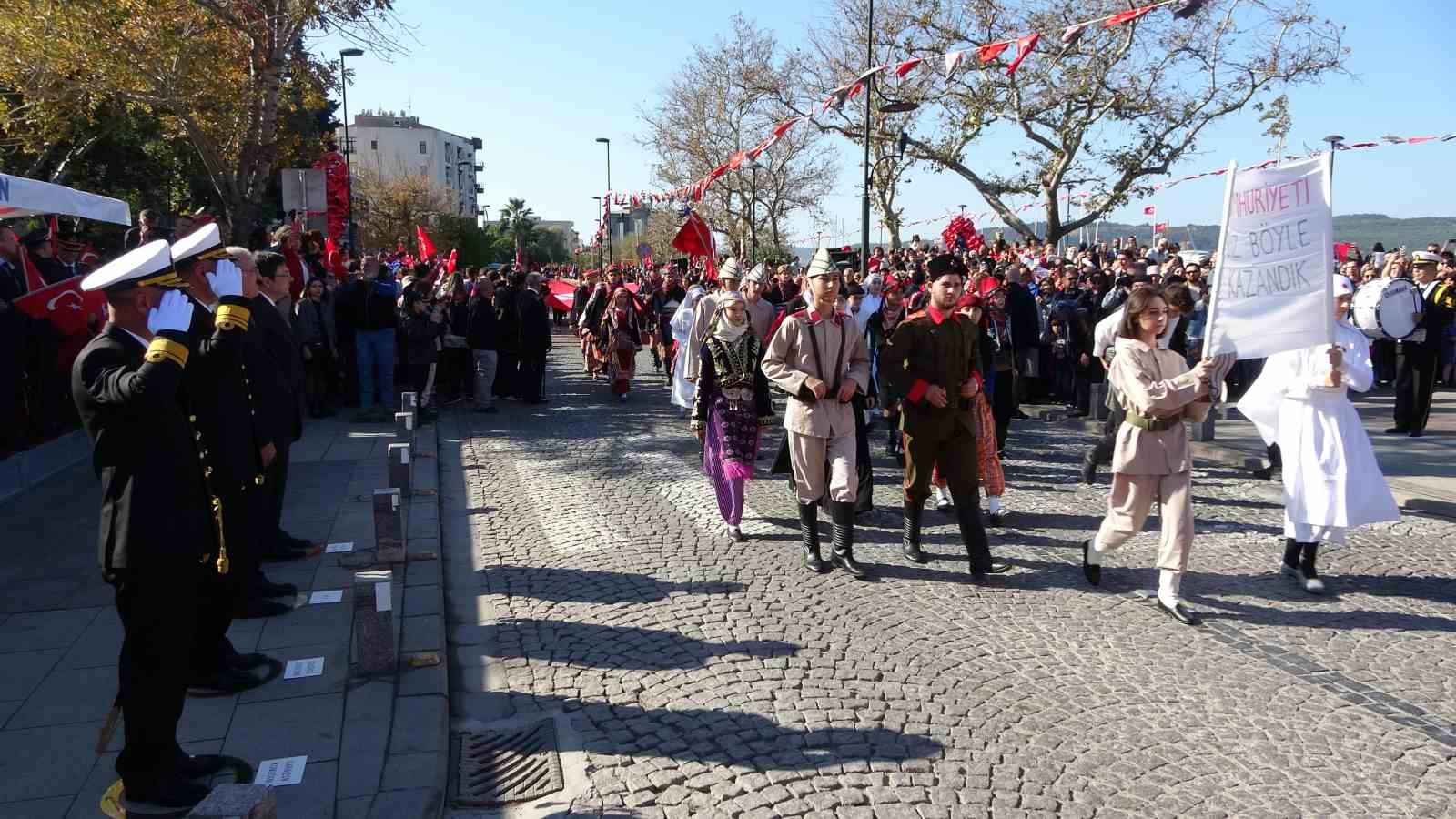 Çanakkale’de 29 Ekim coşkuyla kutlandı