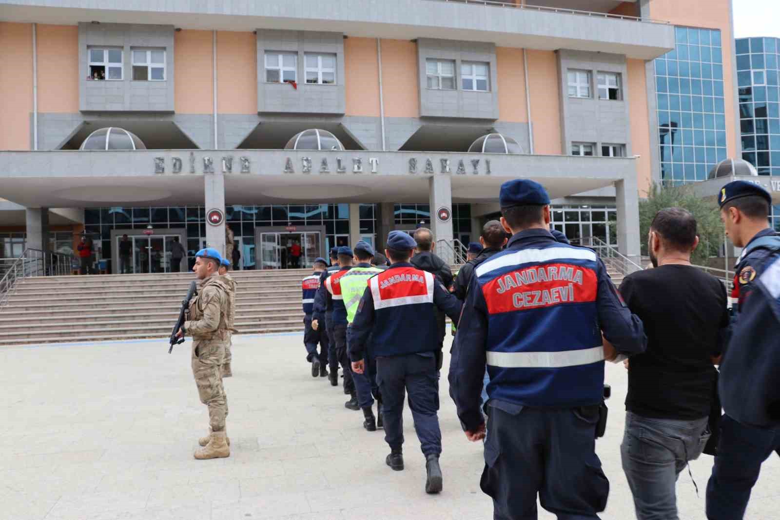 Edirne’de sınır hattında 7 terör örgütü üyesi yakalandı