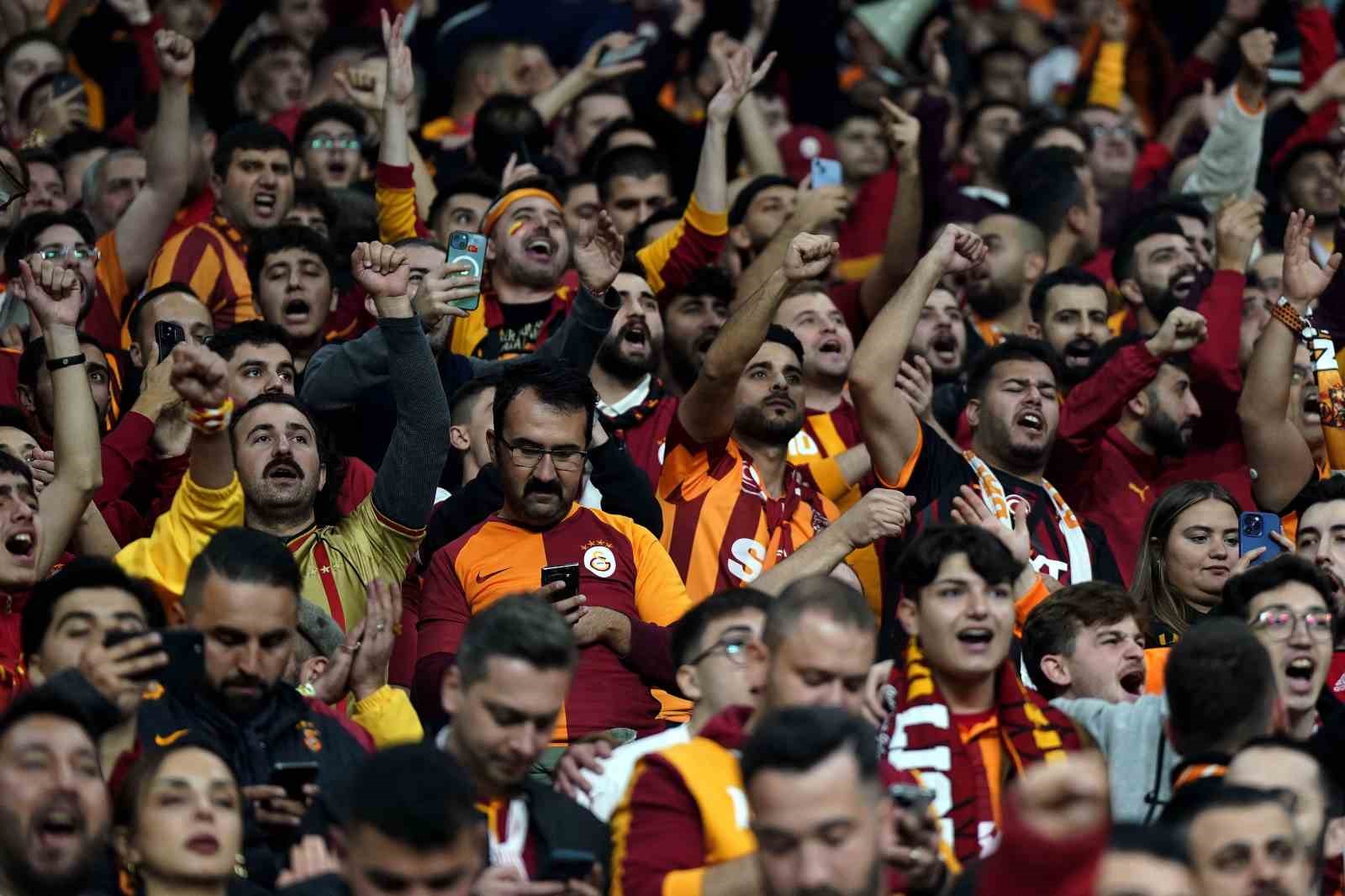 Galatasaray - Beşiktaş derbisini 51 bin 750 taraftar izledi