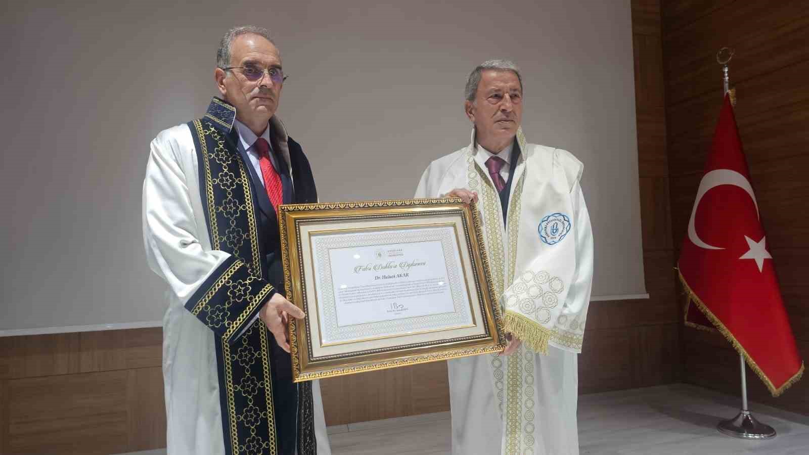 Hulusi Akar’a Bandırma Onyedi Eylül Üniversitesi’nde fahri doktora unvanı