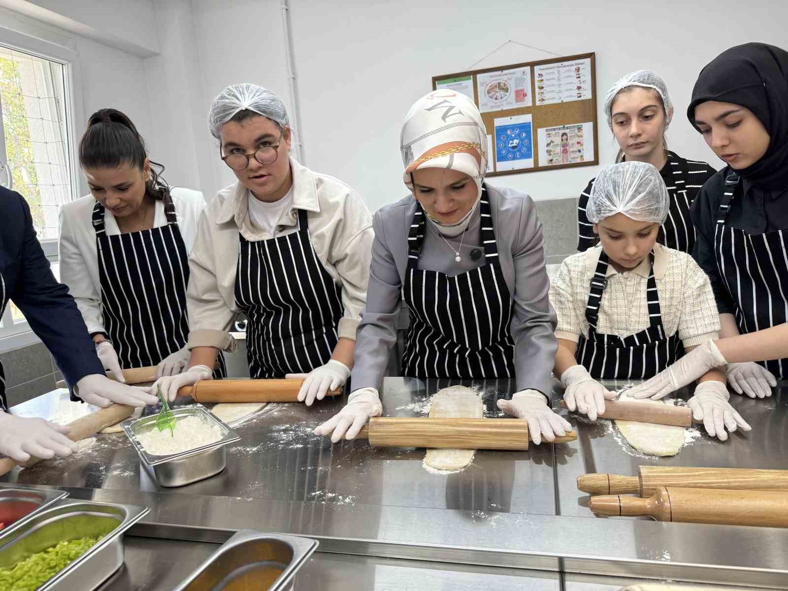 Kasımpaşa Oya Kayacık ÇES Gastronomi Atölyesi açıldı