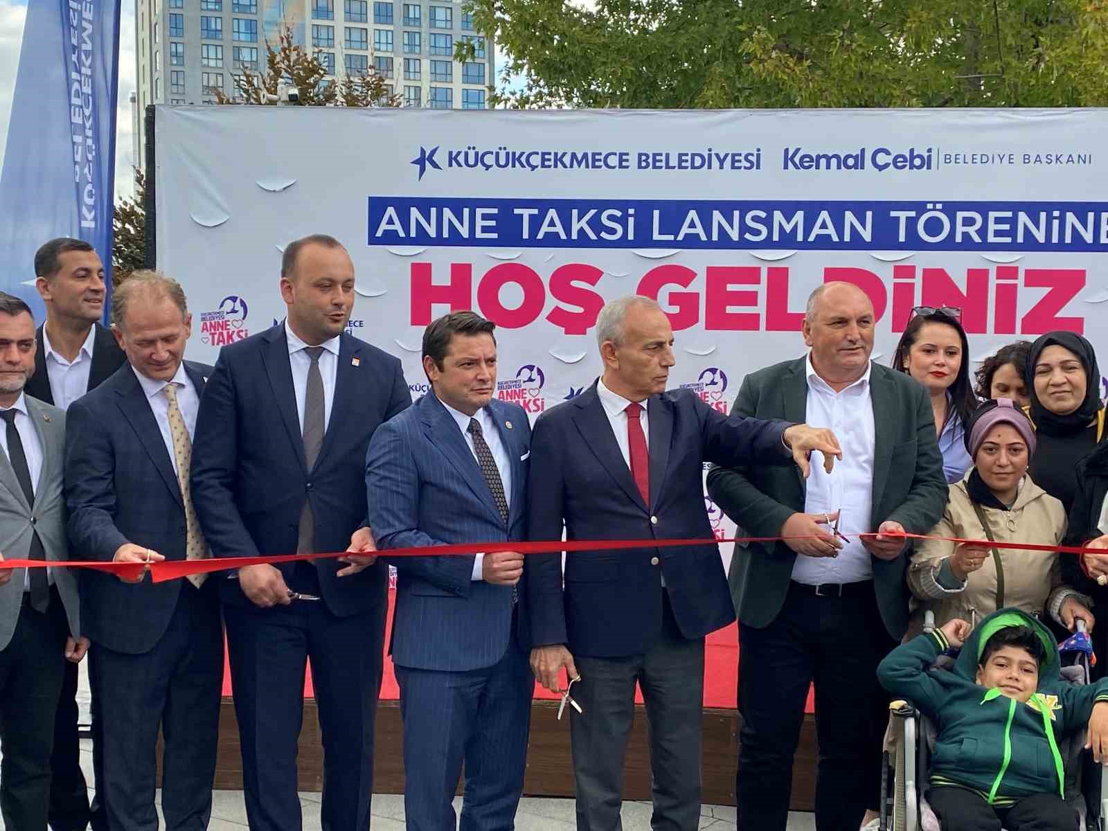 Küçükçekmece Belediyesi’nden ’Anne taksi’ projesi hayata geçirildi