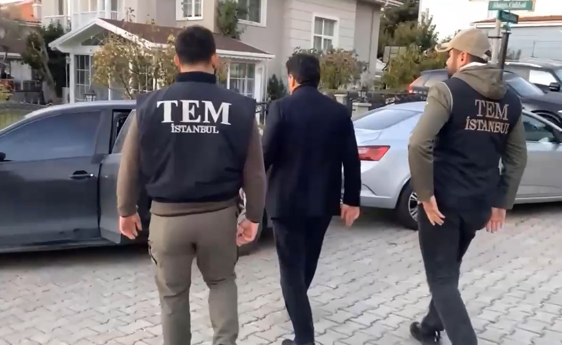 Tutuklanan Esenyurt Belediye Başkanı Ahmet Özer’in gözaltı alındığı anlar ortaya çıktı