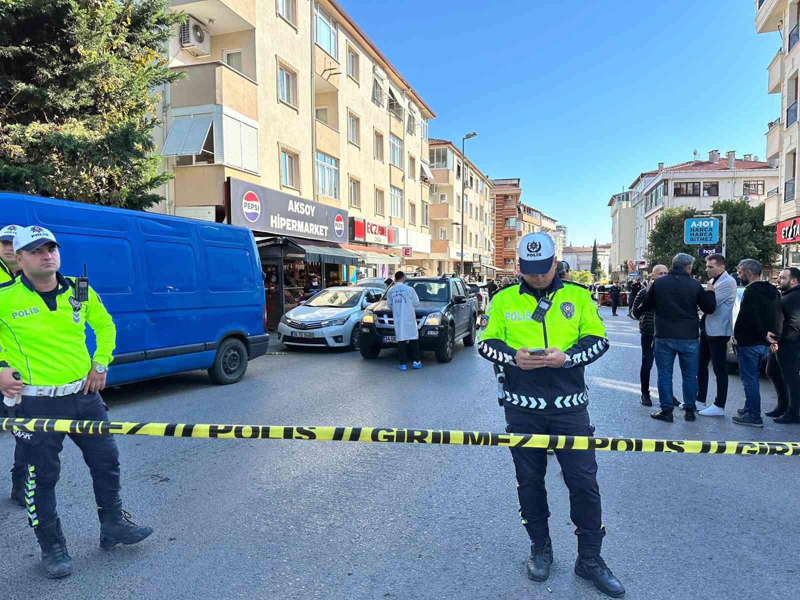 Üsküdar’da polise çekiçle saldırdılar: 3 yaralı