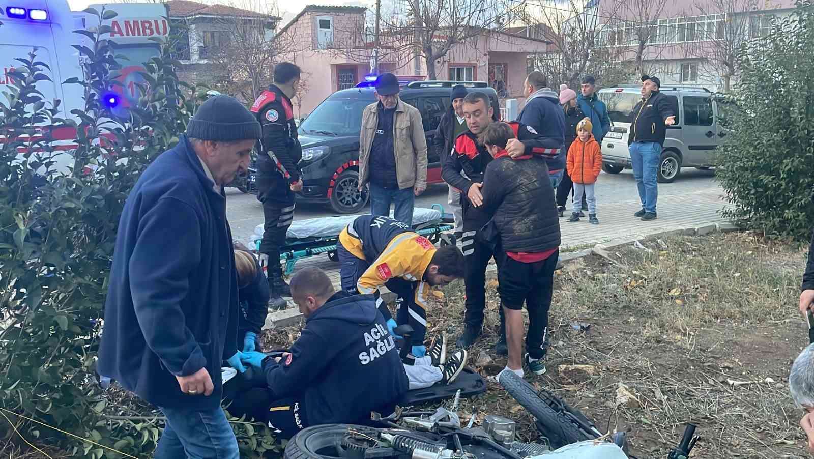 Arkadaşıyla kazada yaralandı, polise sarılıp gözyaşı döktü