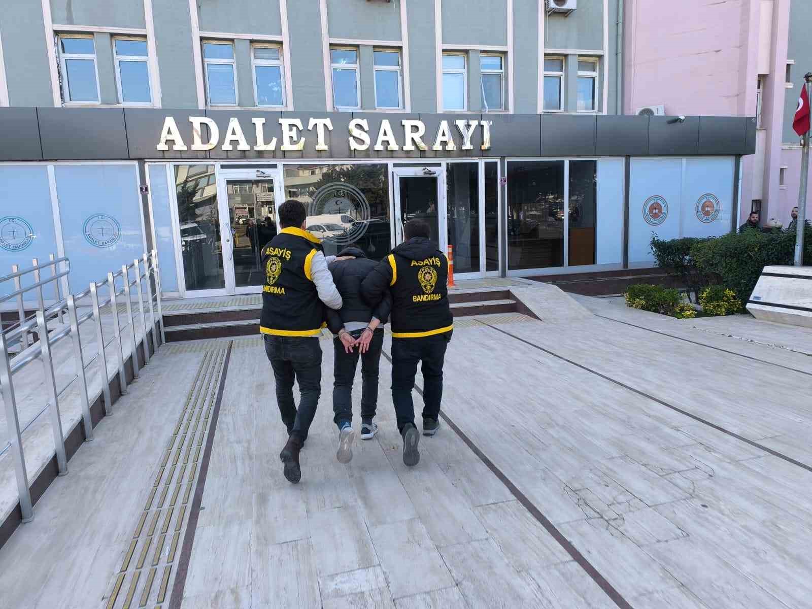 Bandırma’da hırsızlık: İş yerine giren şüpheli tutuklandı