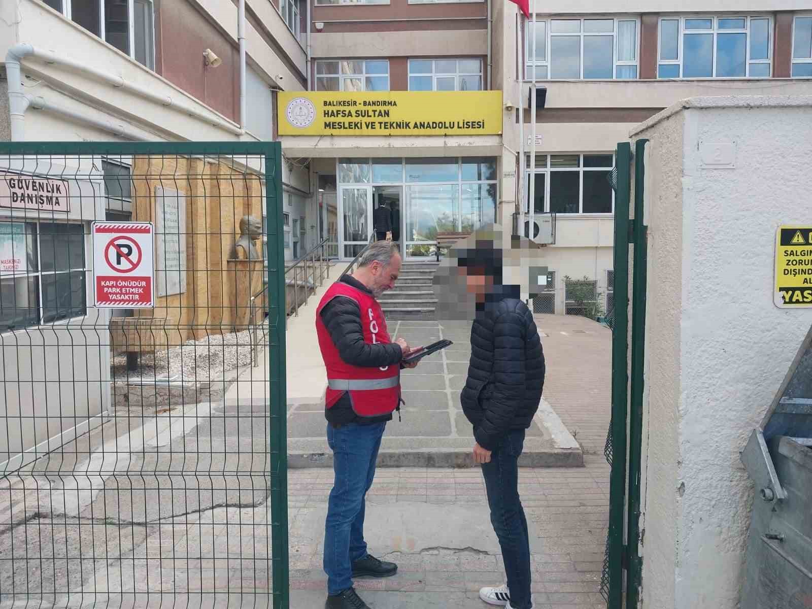 Bandırma’da okul çevrelerinde yoğun denetimlerde 68 bin lira paza cezası kesildi