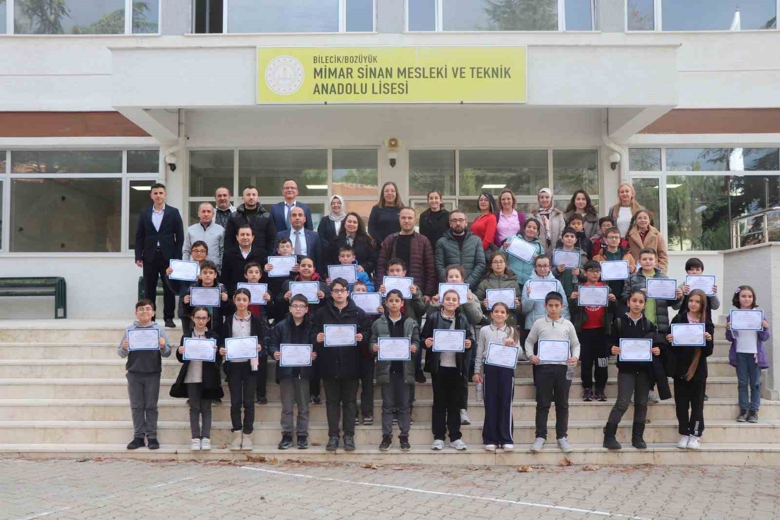 Bozüyük’te "Bilişimin Yıldızları Bilgi Yarışması" çevrimiçi olarak yapıldı