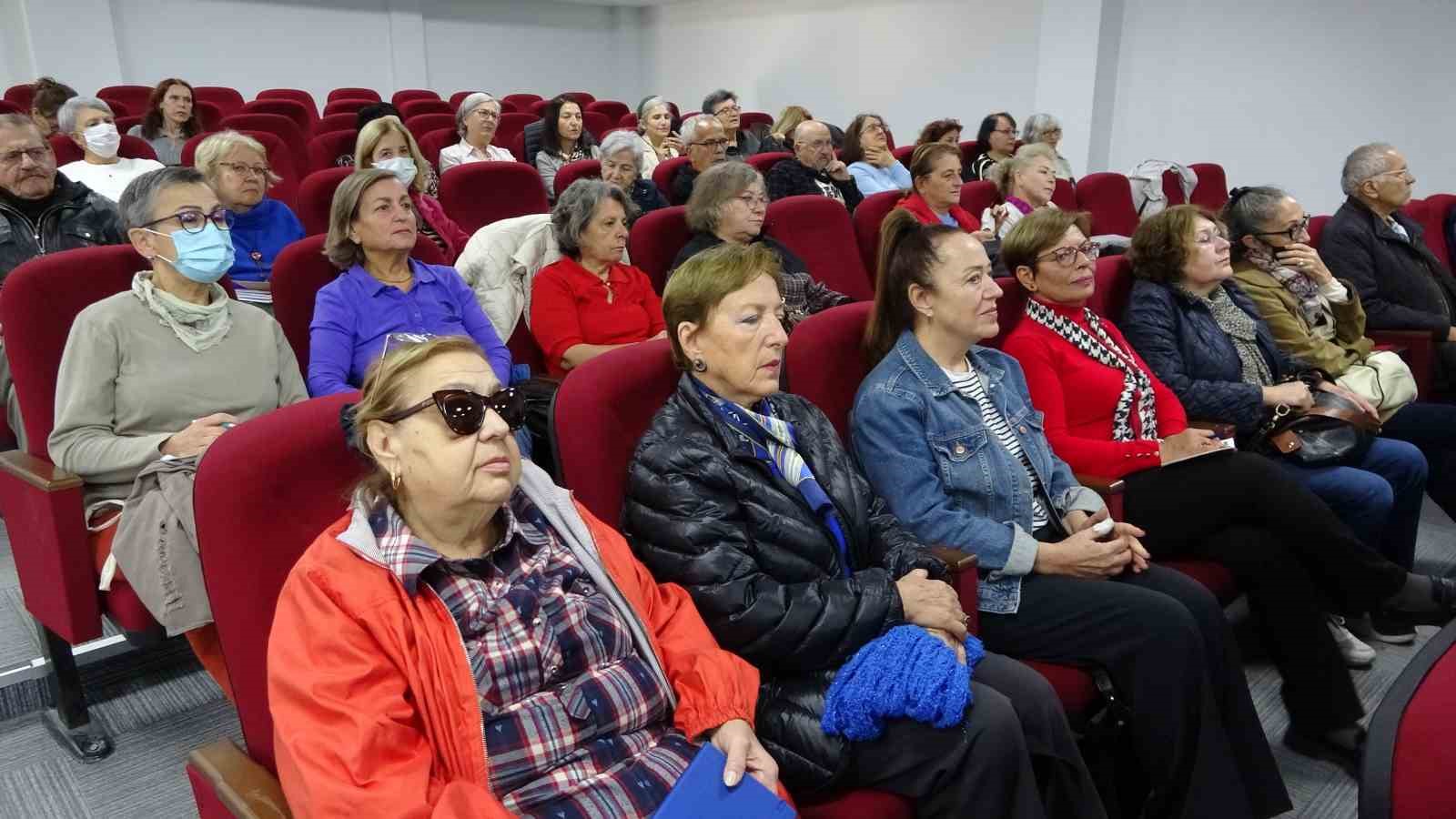 Çanakkale’de ‘Türkiye Yüzyılı Emektarları’ temalı ‘3. Yaş Üniversitesi ve Hayat Okulu’ açıldı