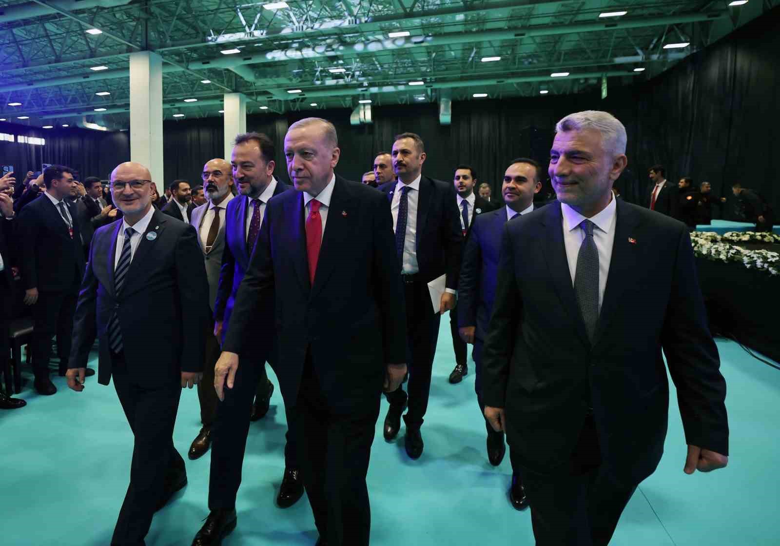 Cumhurbaşkanı Erdoğan: "Milli gelirin 2024 sonunda 1 trilyon 331 milyar dolara, kişi başına gelirin 15 bin 551 dolara yükselmesini bekliyoruz"