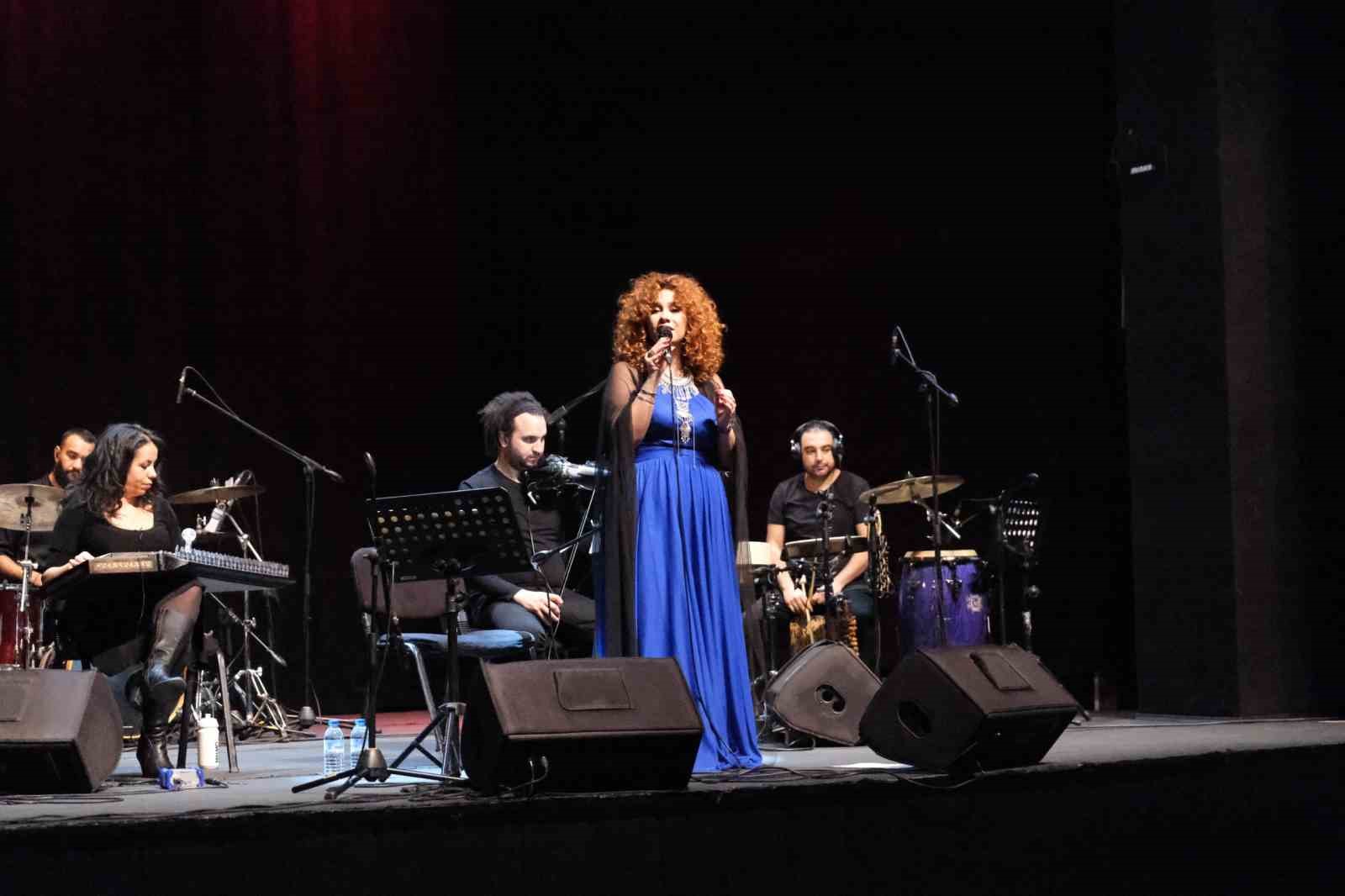 "Dünya sesleri Bursa’da" konserleri Lena Chamamyan ile başladı