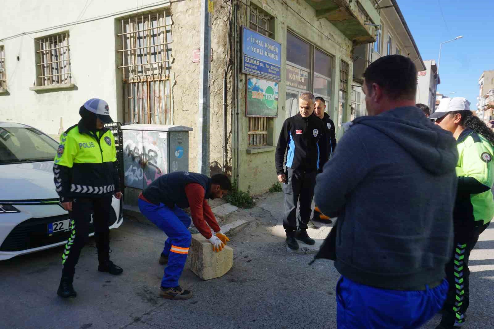 Edirne’de polis ve zabıta ekiplerinden duba uygulaması