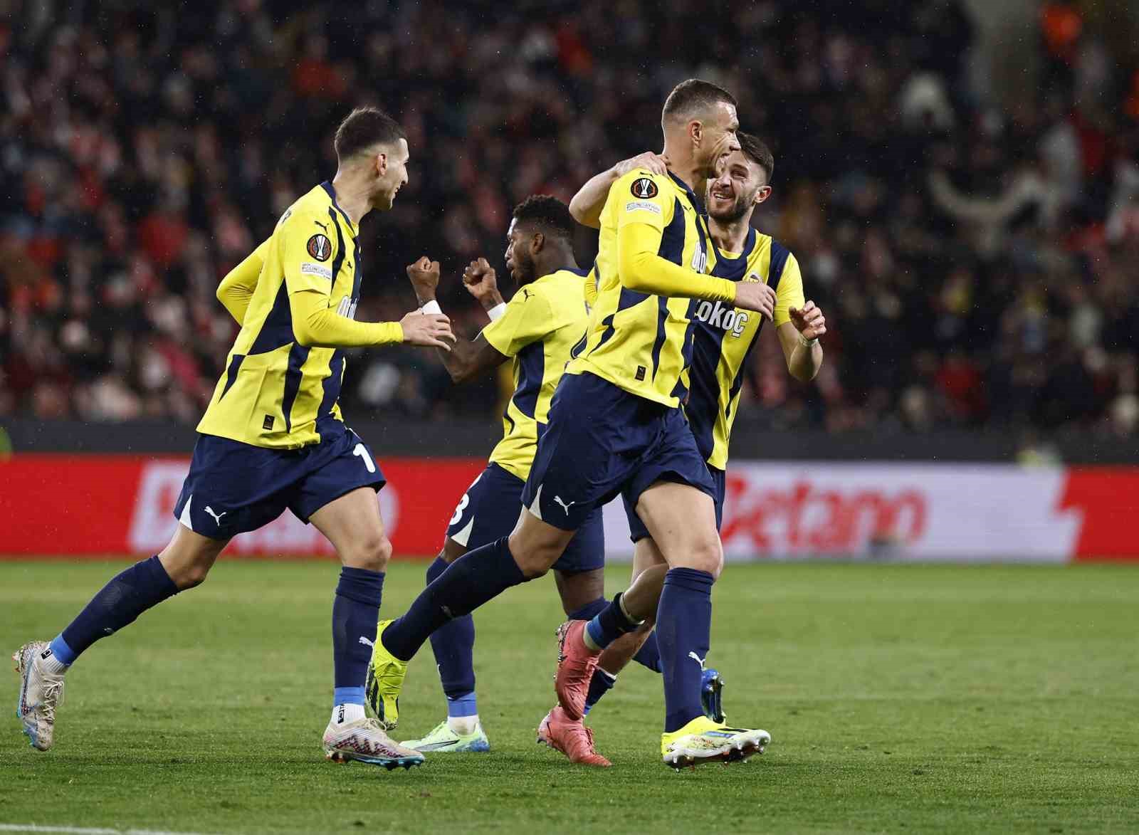 Fenerbahçe, Prag’da golcüleriyle kazandı