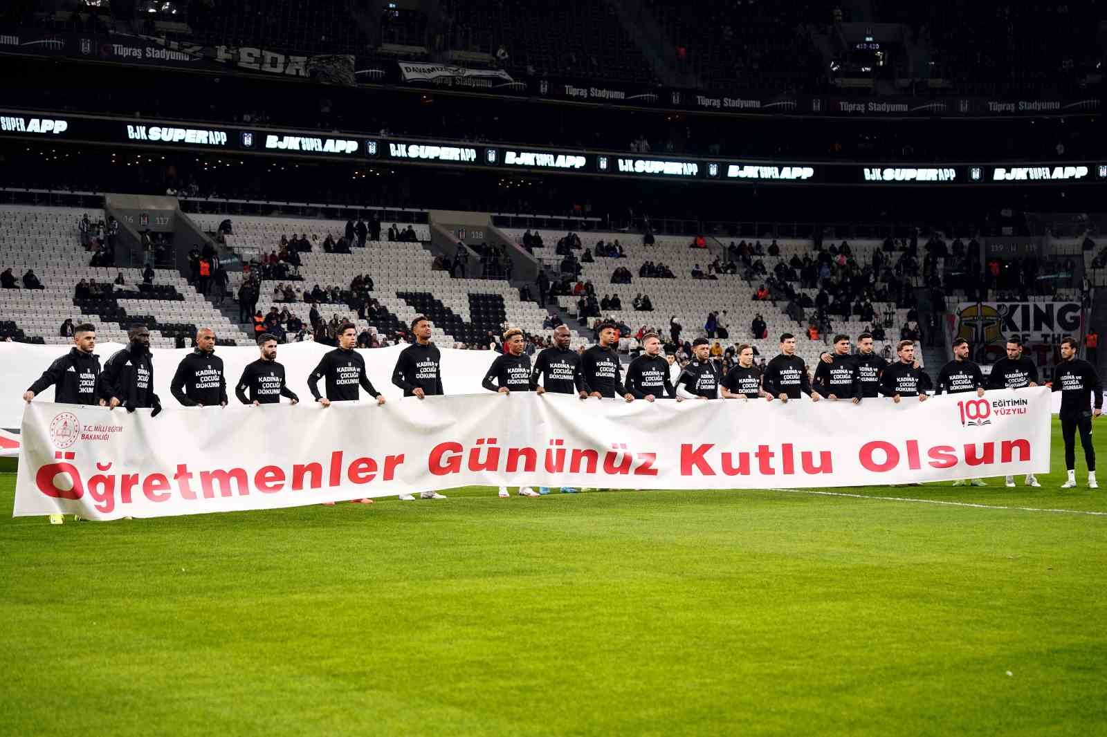 Giovanni van Bronckhorst’tan kadroda 2 değişiklik