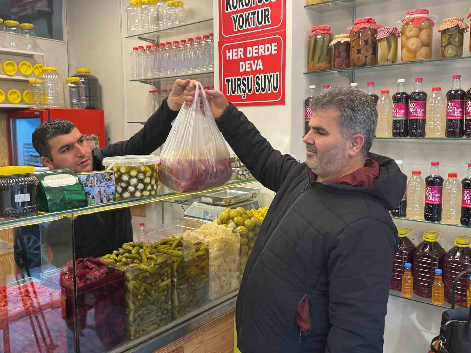 Havalar soğudu, turşuya rağbet arttı