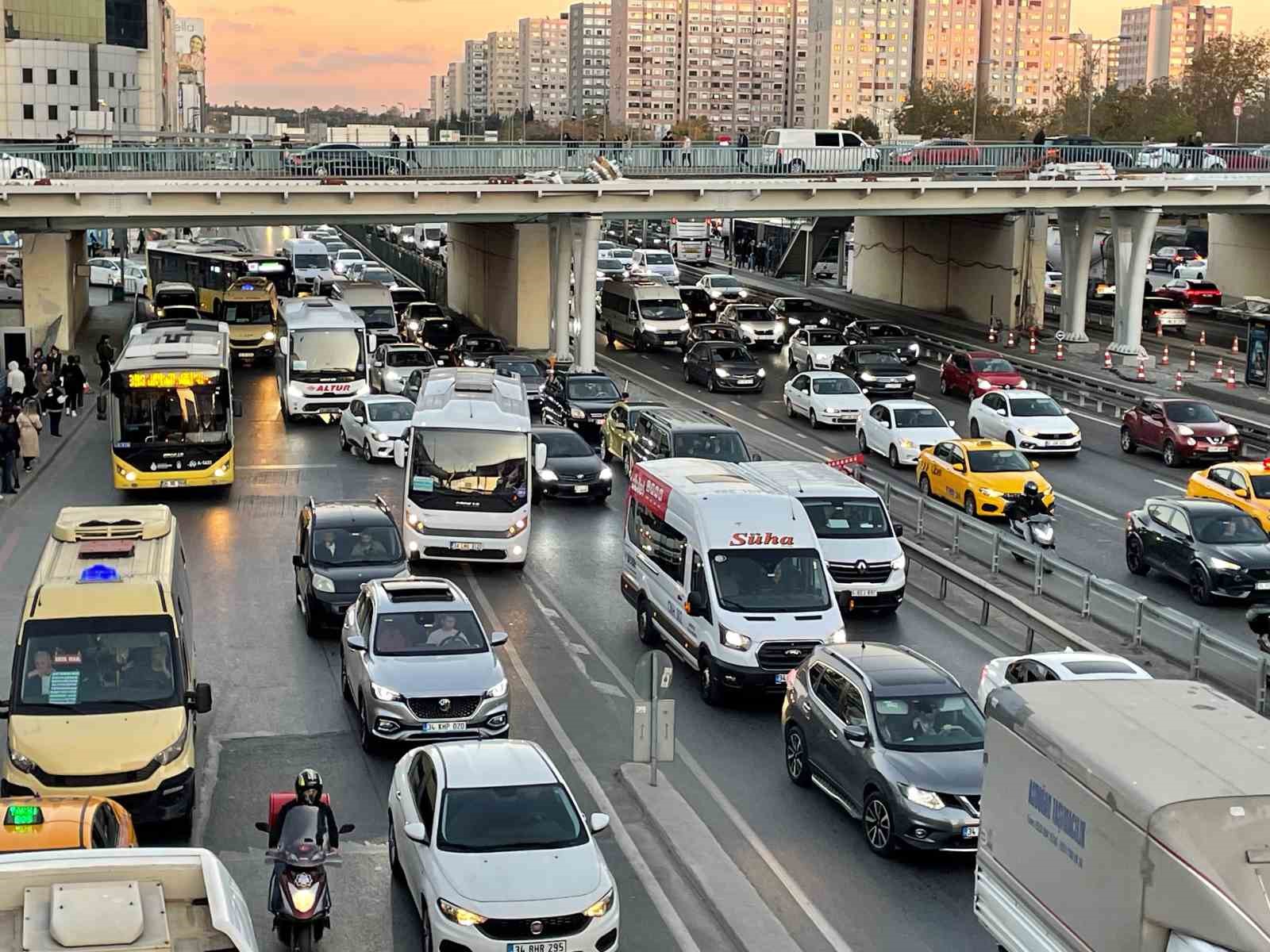 İstanbul trafiğinde ’ara tatil’ yoğunluğu