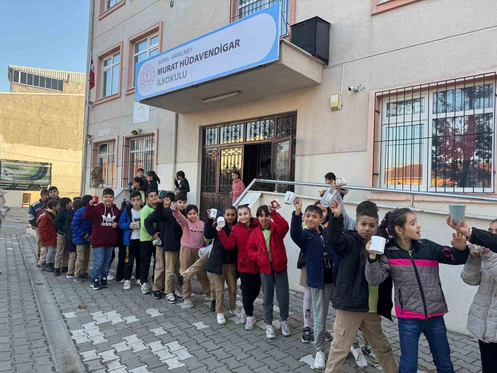 Karacabey Belediyesi’nden eğitime ve çevreye destek