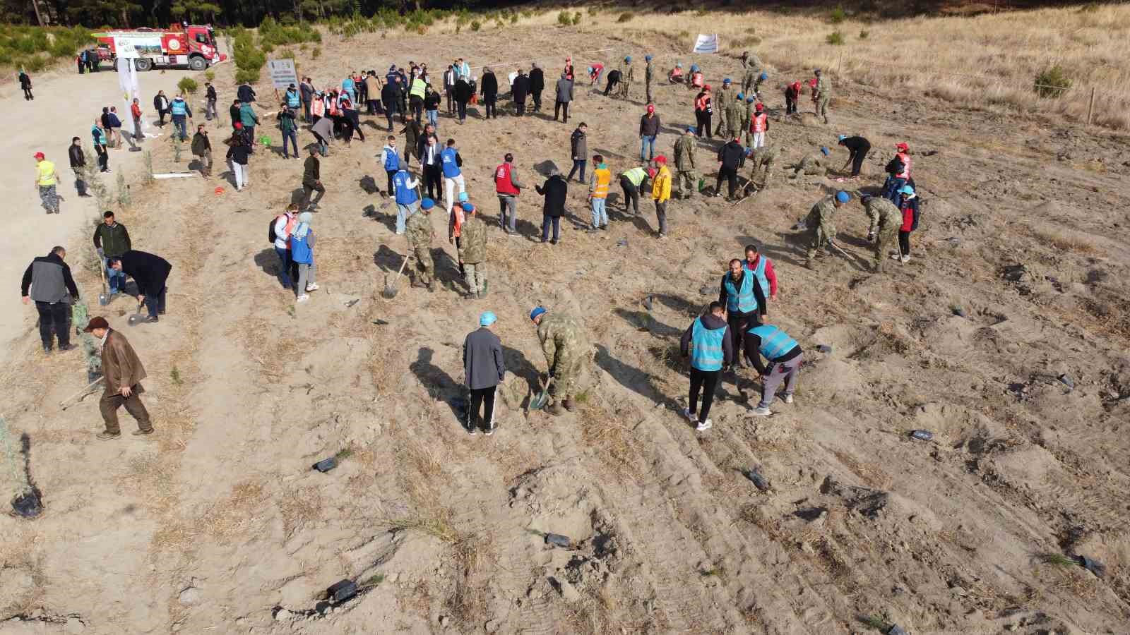 Kazdağları’nda Mili Ağaçlandırma Günü’nde fidanlar toprak ile buluştu