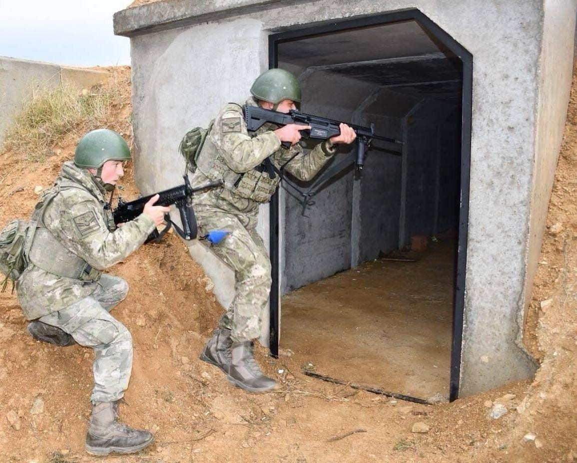 Kırklareli’nde komandolardan nefes kesen eğitim