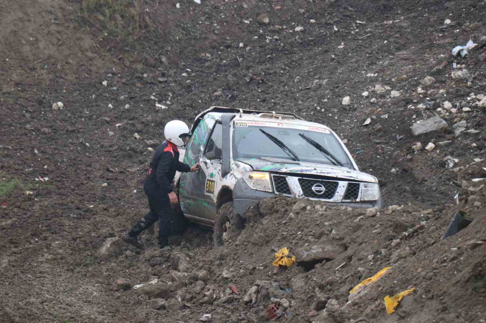 Off-road yarışlarının ‘seyirci’ etabı adeta nefes kesti