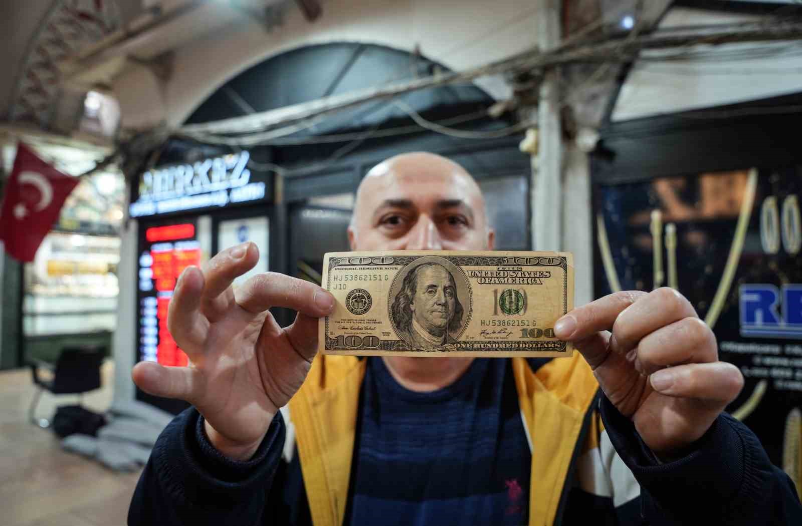 Para piyasaları uzmanları: "Sahte dolar krizi 2 haftaya çözülür"