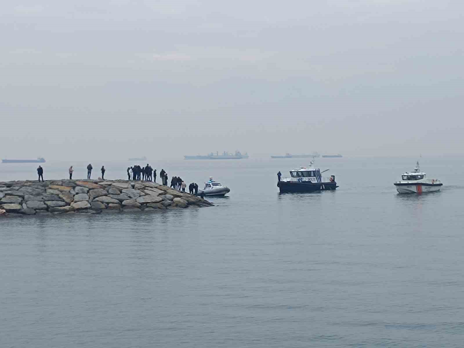 Pendik’te denizde başından silahla vurulmuş 2 erkek cesedi bulundu