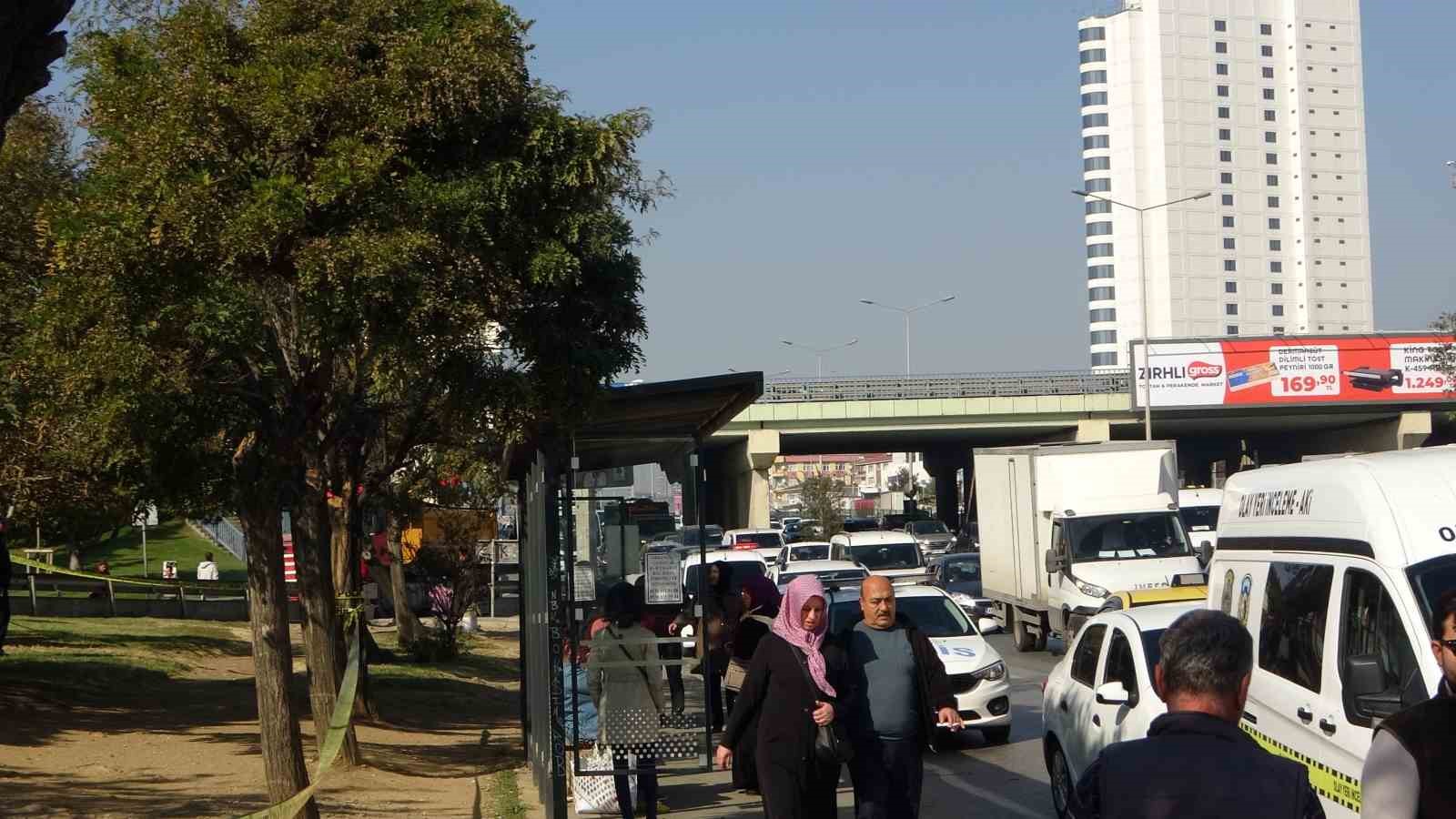 Pendik’te yol kenarında başından vurulmuş erkek cesedi bulundu