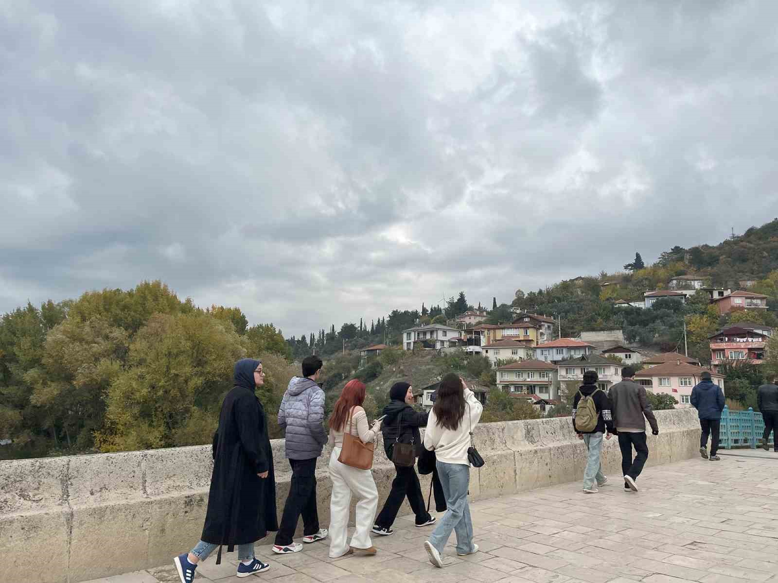 SUBÜ’lü öğrenciler Sakarya’yı keşif yolculuğuna çıktı