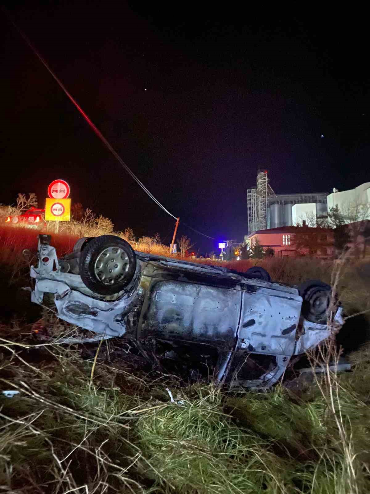 Tekirdağ’da feci kaza: Araçtan fırlayan sürücü öldü, araç alev topuna dönüştü