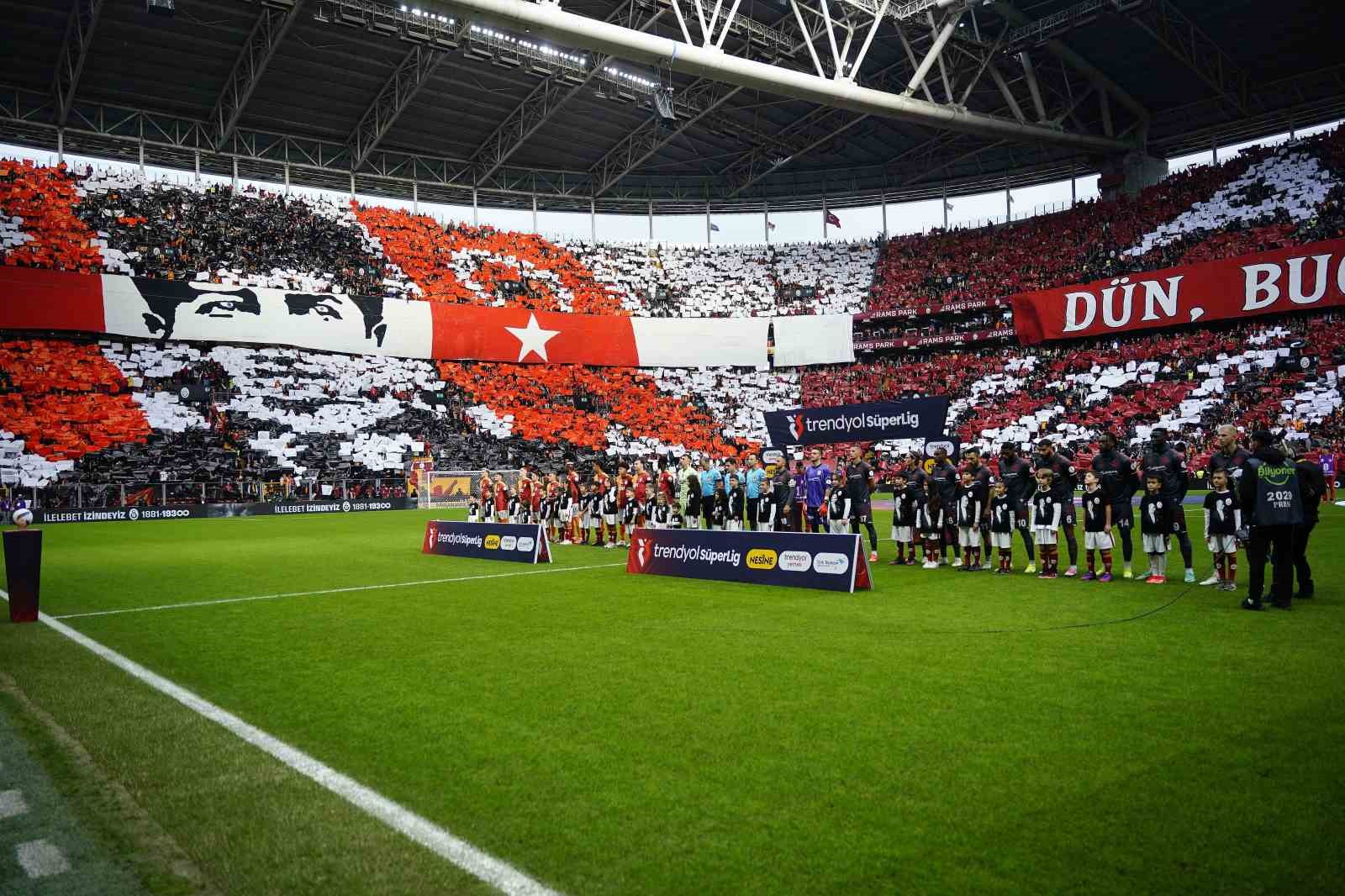 Trendyol Süper Lig: Galatasaray: 1 - Samsunspor: 0 (Maç devam ediyor)