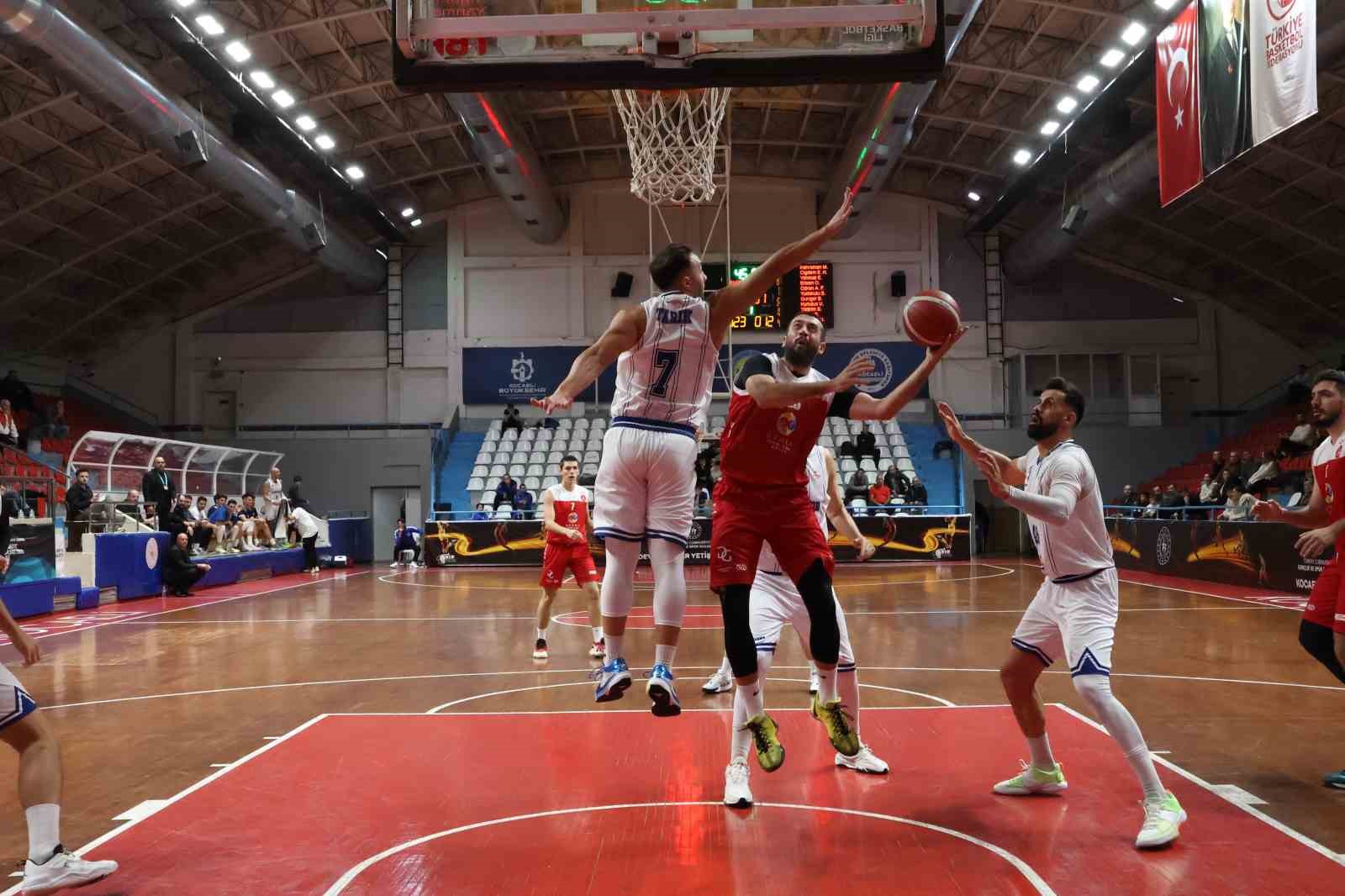 Türkiye Basketbol 2. Ligi: Kocaeli BŞB Kağıtspor: 73 - Göcekspor: 68