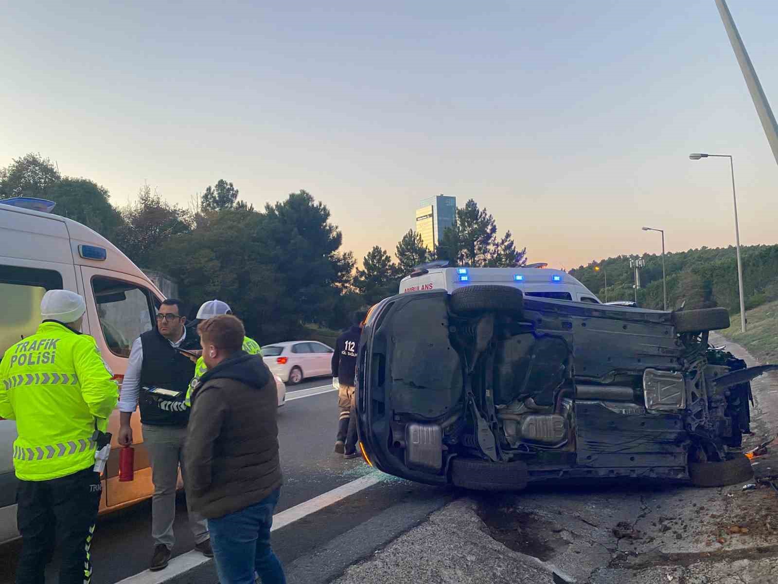 Ümraniye’de otomobil takla attı: 1 yaralı