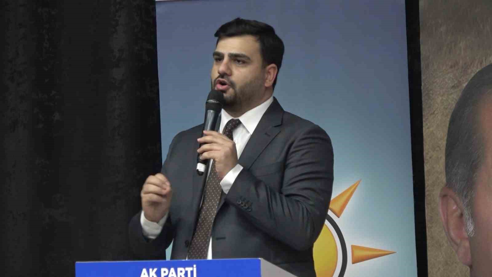 AK Parti Gençlik Kolları Genel Başkanı İnan: "Sen git kendi partinde sana genel başkanlık koltuğunu dar edenlerle uğraş"