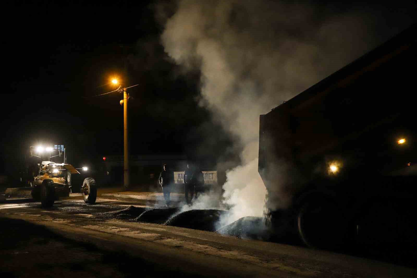 Altyapısı tamamlanan caddeye 750 ton asfalt